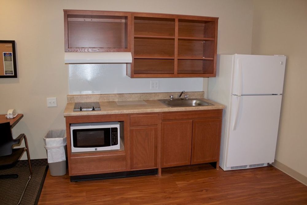 Suburban Studios Watford City 객실 사진