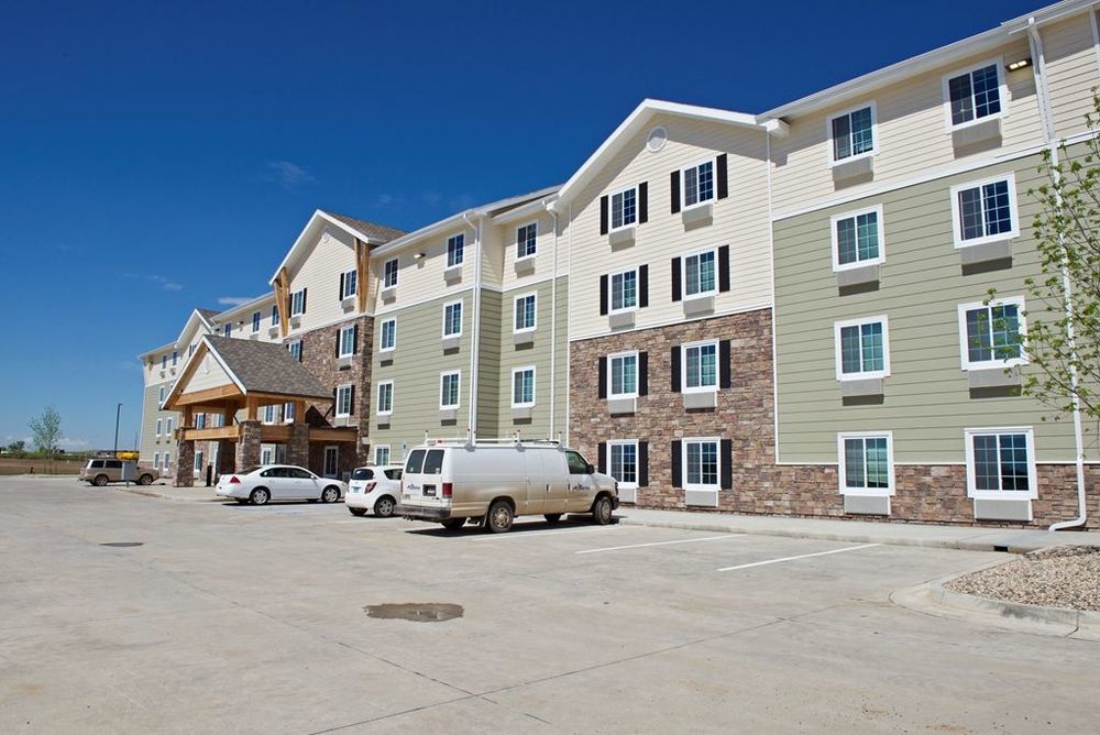 Suburban Studios Watford City 외부 사진