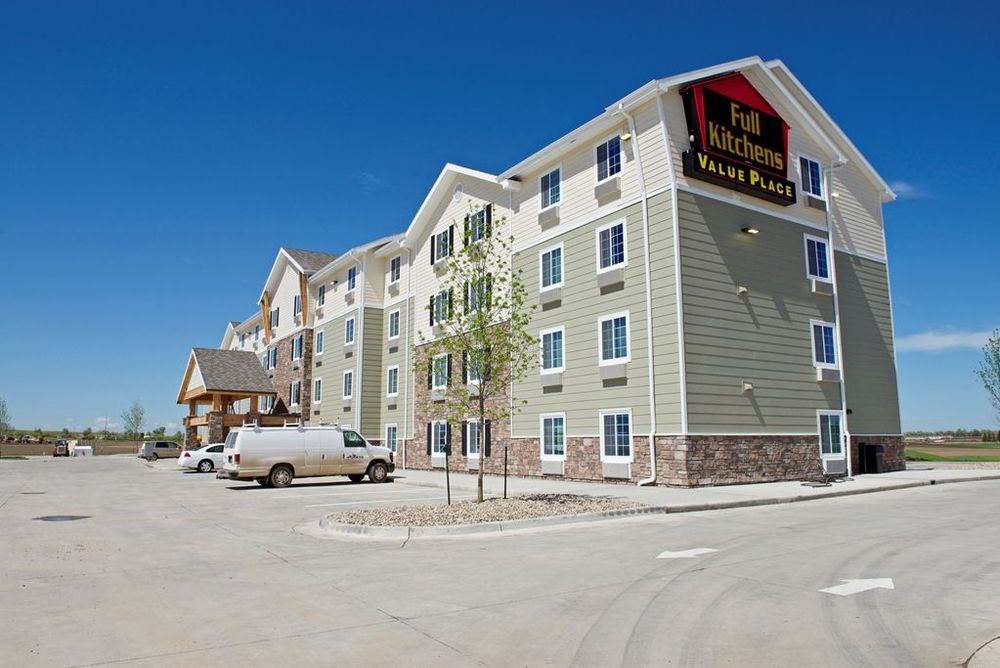 Suburban Studios Watford City 외부 사진