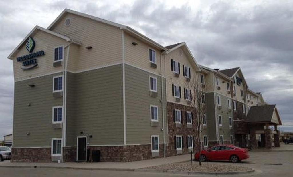 Suburban Studios Watford City 외부 사진