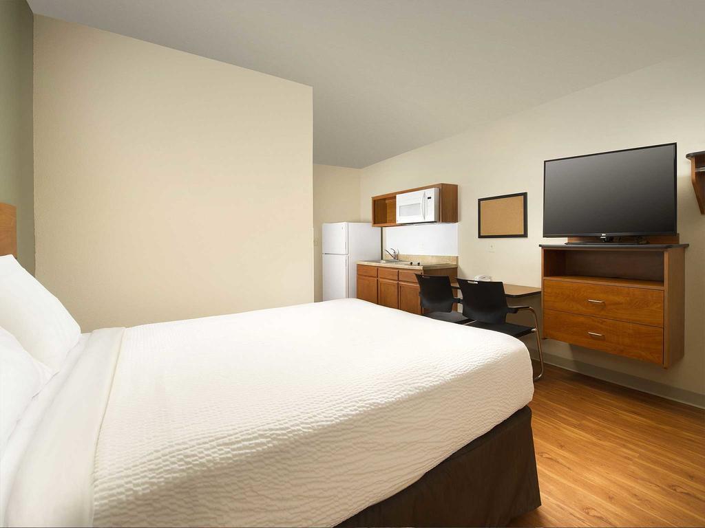 Suburban Studios Watford City 외부 사진